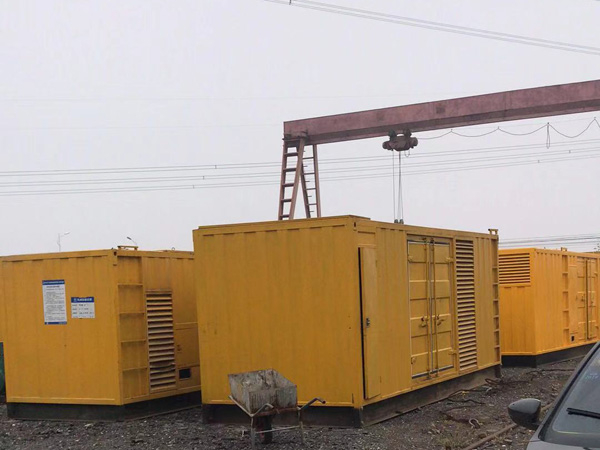 成华100kw柴油发电机组每小时油耗？